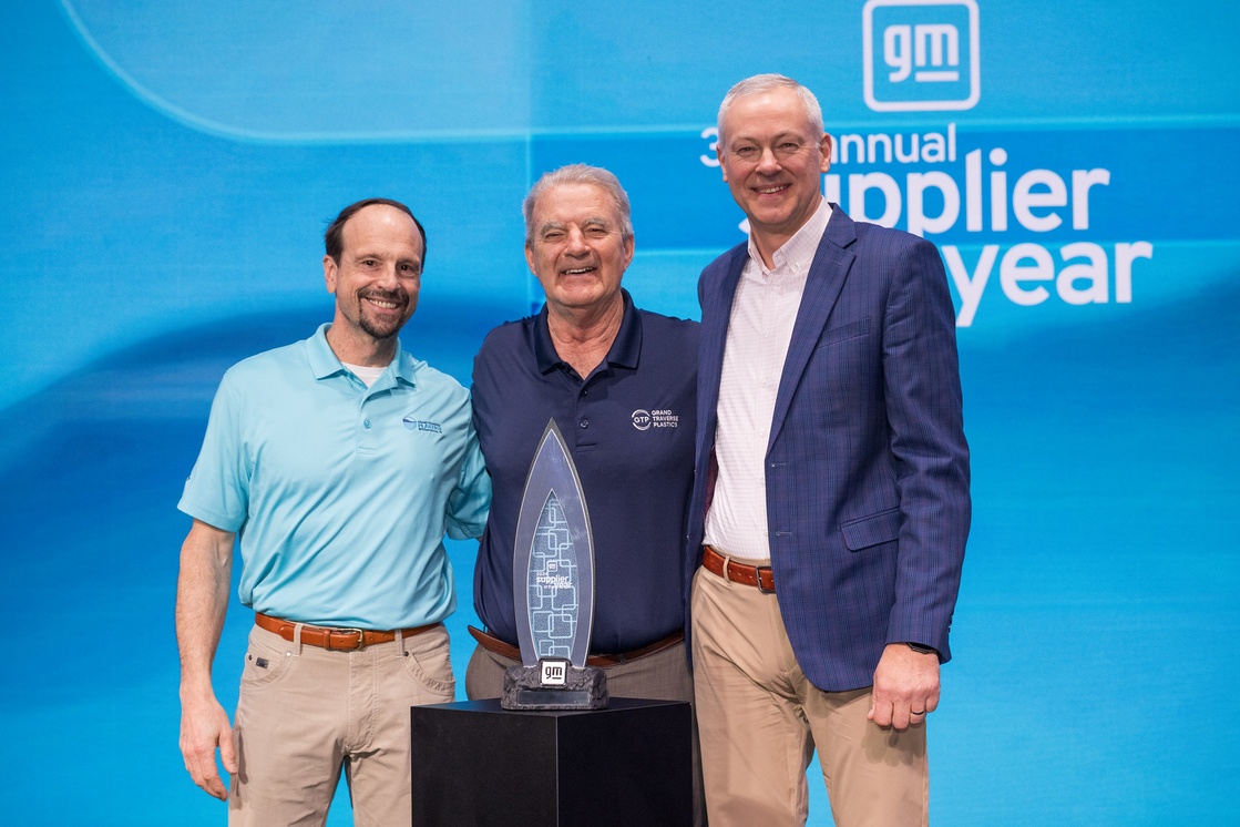 GTP accepts '24 Supplier of the Year award from GM's Peter Layer